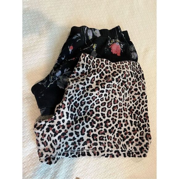 Set of 2 Victoria’s Secret Cotton Thermal floral short and leopard print pajama - Picture 1 of 13